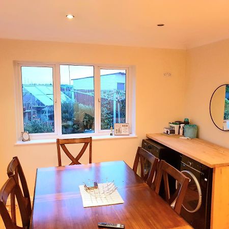 Specious 3Bed Property With Parking & Large Garden Aveley Eksteriør bilde