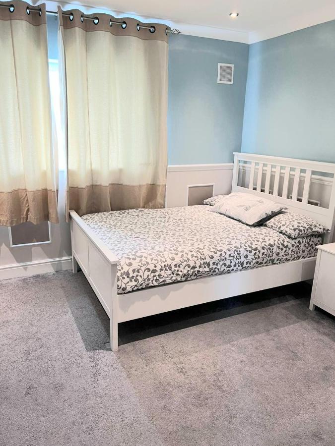 Specious 3Bed Property With Parking & Large Garden Aveley Eksteriør bilde