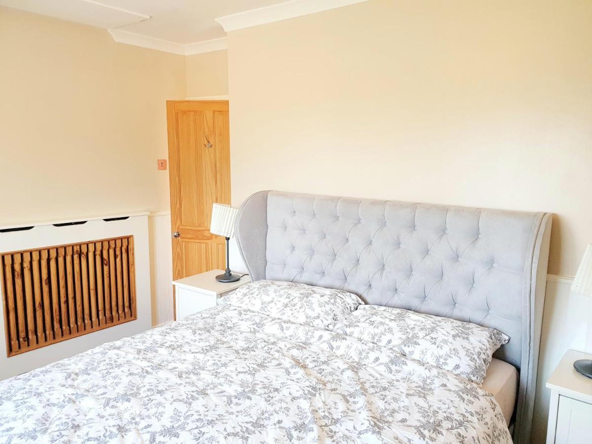 Specious 3Bed Property With Parking & Large Garden Aveley Eksteriør bilde